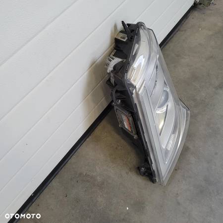 LAMPA BI XENON VOLVO FH4 22239247 - 3