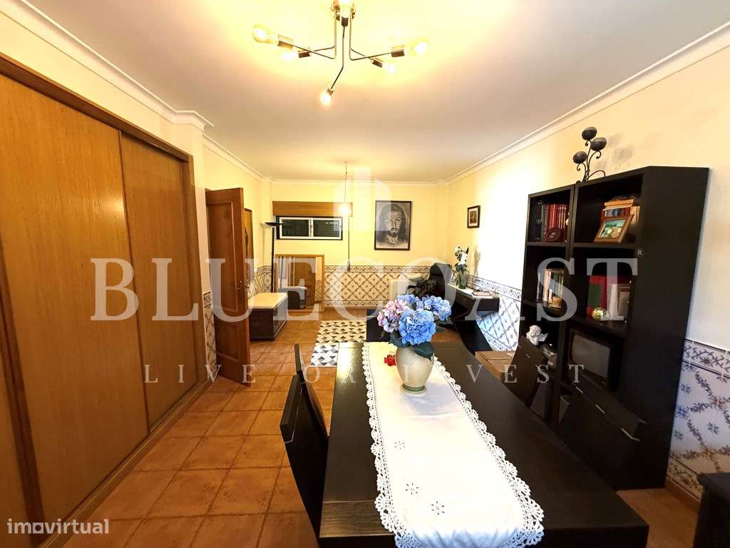 Moradia V4 com 3 Pisos - Espaço e Conforto-45