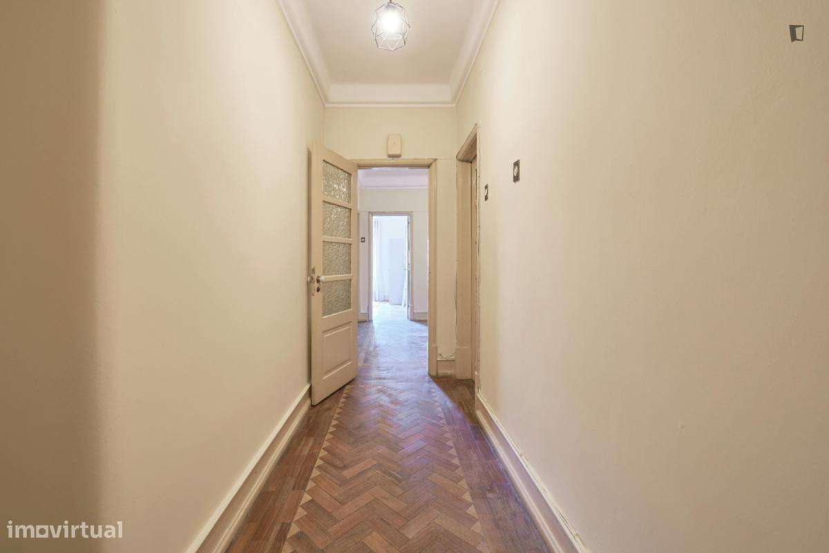 Quarto - localizado em Alameda Lisbon - Grande imagem: 5/8