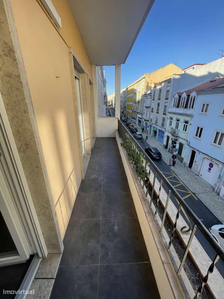 T1 luminoso em Arroios prédio com elevador - Grande imagem: 1/18