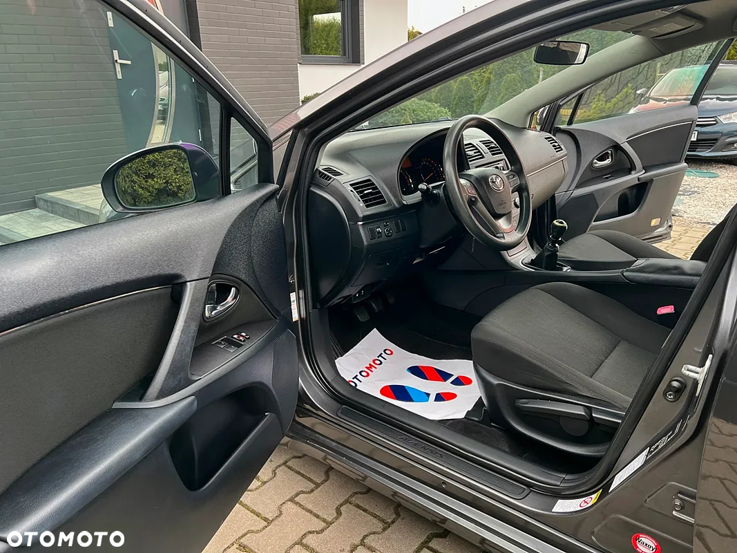 Toyota Avensis 1.8 Sol - 15