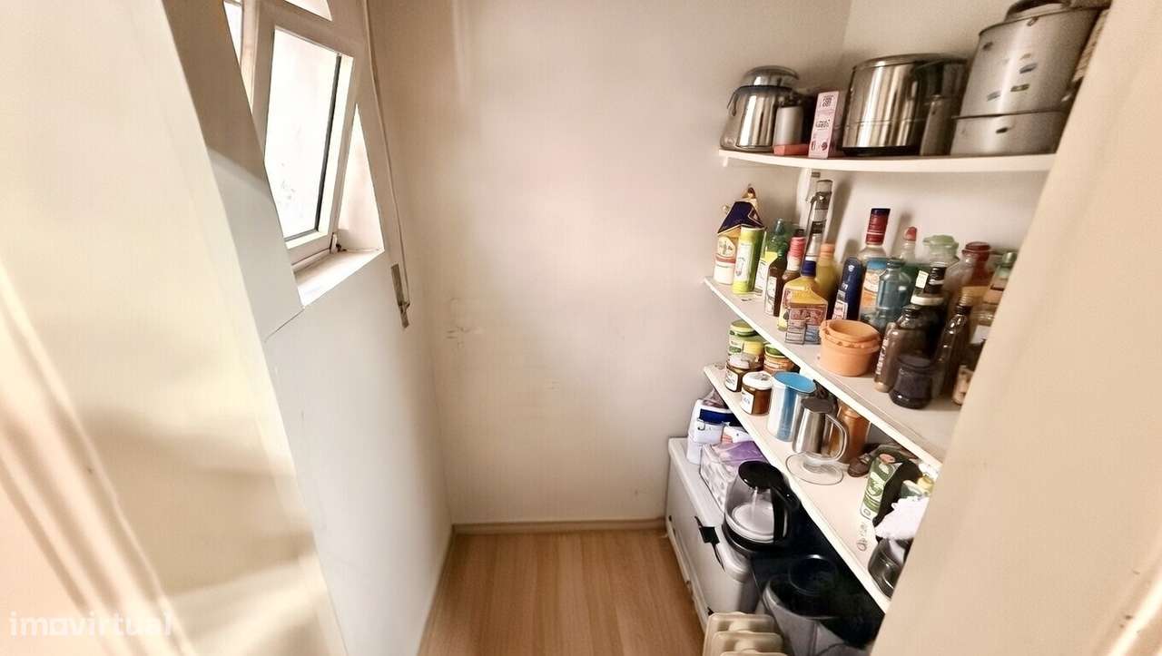 Apartamento T2 espaçoso com 2 varandas, próximo de tudo!-8