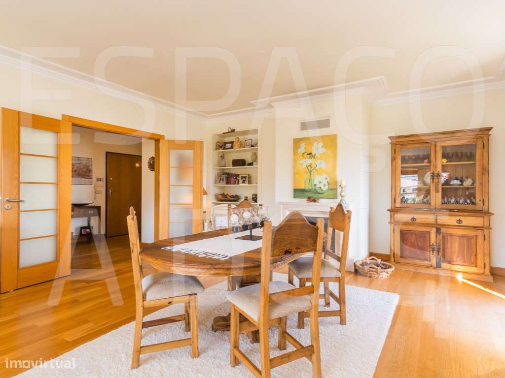 DESLUMBRANTE! Condomínio Privado com porteiro residente, vigilância...-23