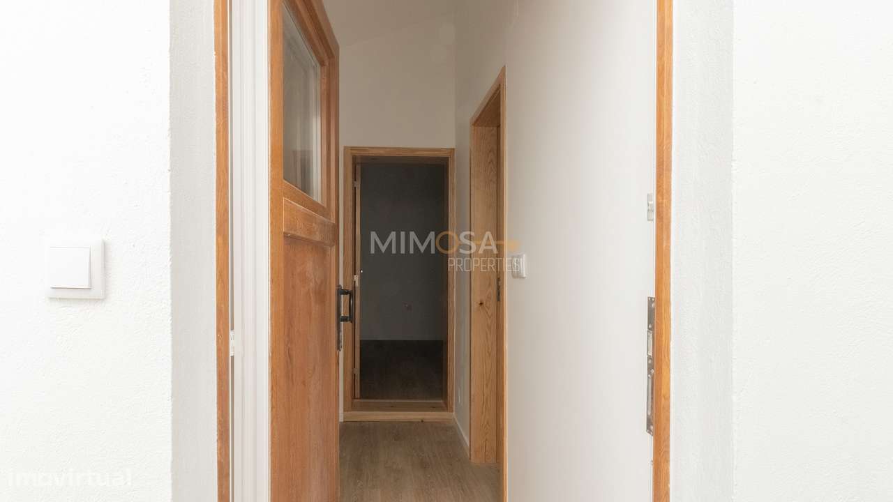 Moradia T2 integralmente remodelada em 2025 no centro de Aljezur - Grande imagem: 3/16