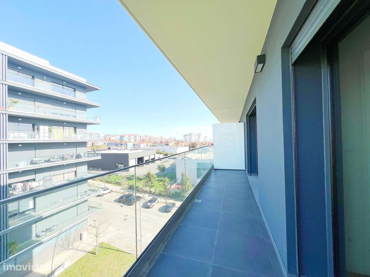 T2 novo c/ estacionamento e varanda - URBANIZAÇÃO MOINHOS DO...-29