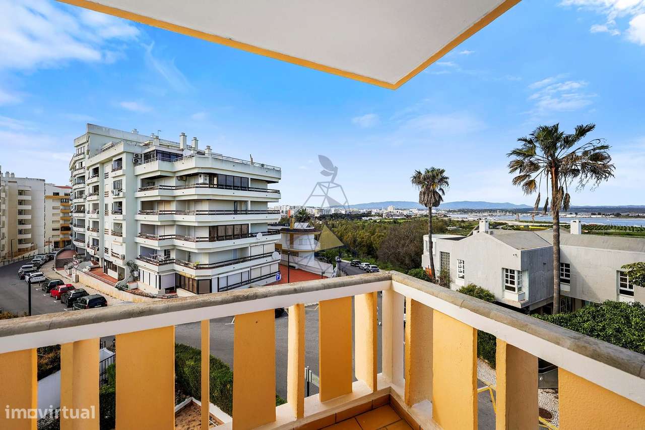 Apartamento T1  com Garagem e Piscina  no Coração da Praia da Rocha-30