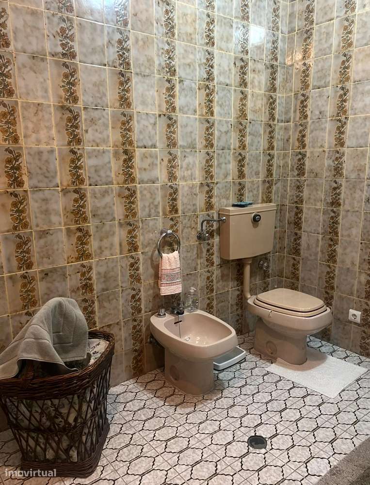 Moradia T4 com 3 LOJAS AREENDADAS E GRANDES TERRAÇOS - Peso da Régua-18