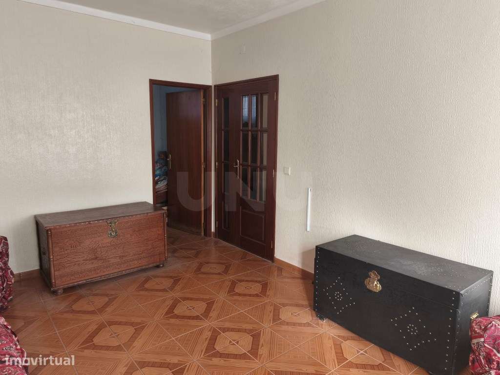 Moradia acolhedora, em aldeia tranquila e pronta a habitar-9