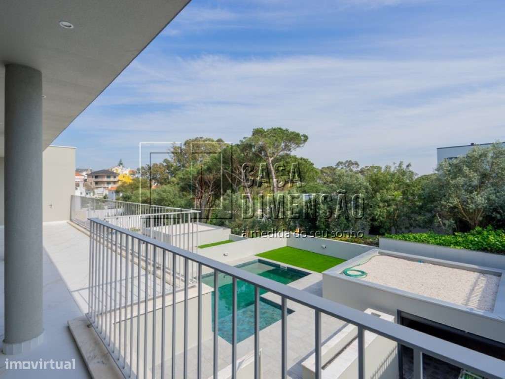 Moradia de Arquitectura Moderna de tipologia T3+1 em Oeiras com Pis...-53