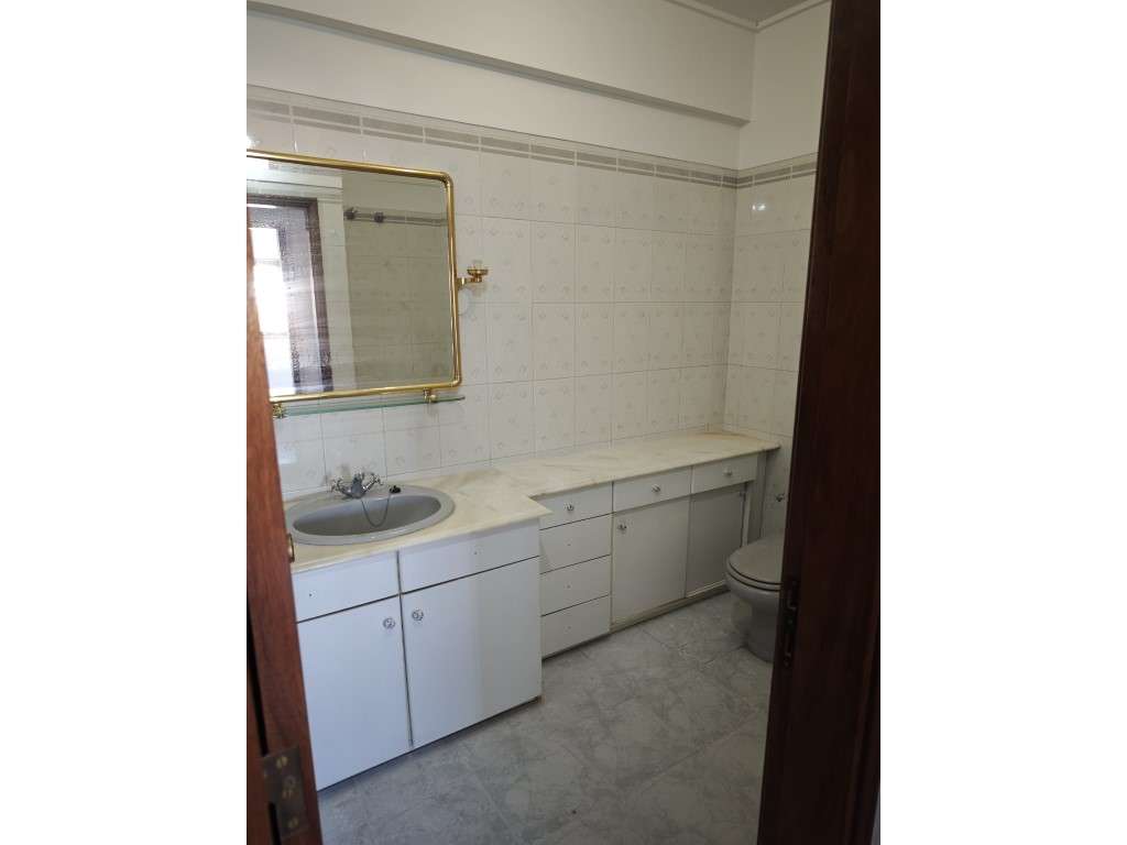 Apartamento no centro da Cova da piedade em predio de prestígio-4
