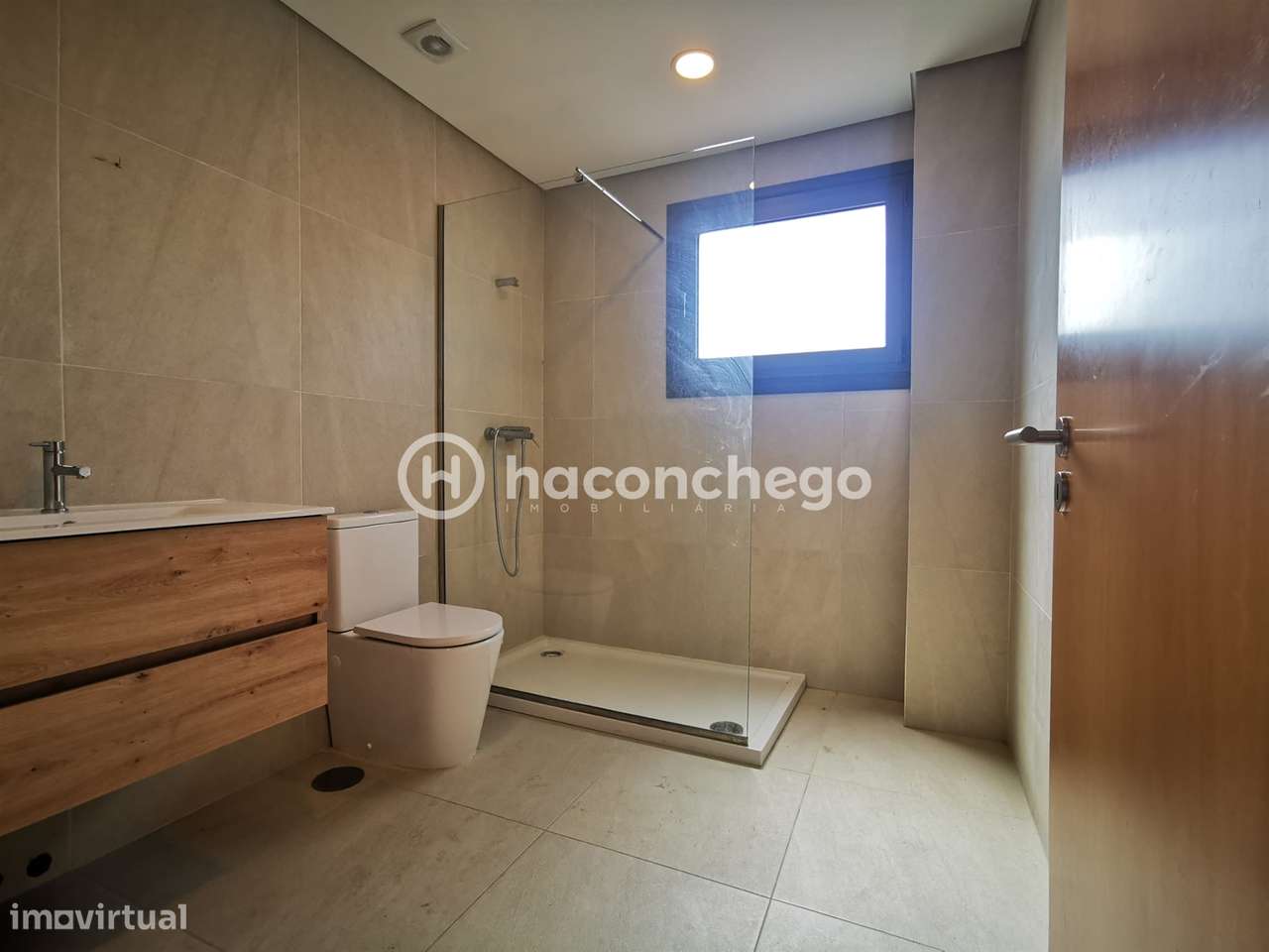 Apartamento T2 em São Verissimo com lugar de estacionamento privado-18