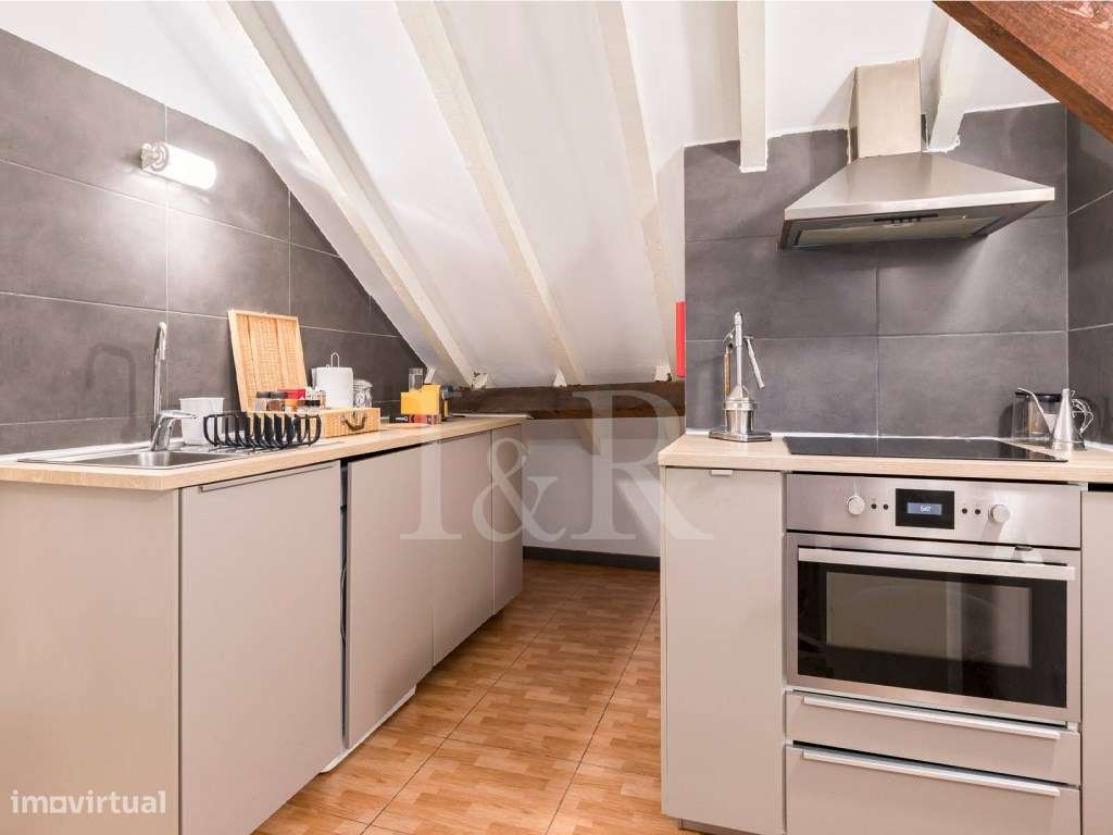 Apartamento T3 renovado e luminoso na Baixa de Lisboa-9