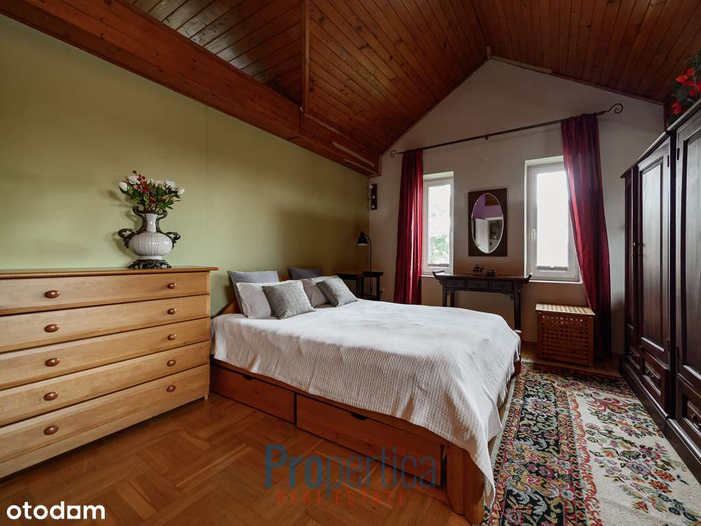 Solidny i funkcjonalny dom w Piastowie-10