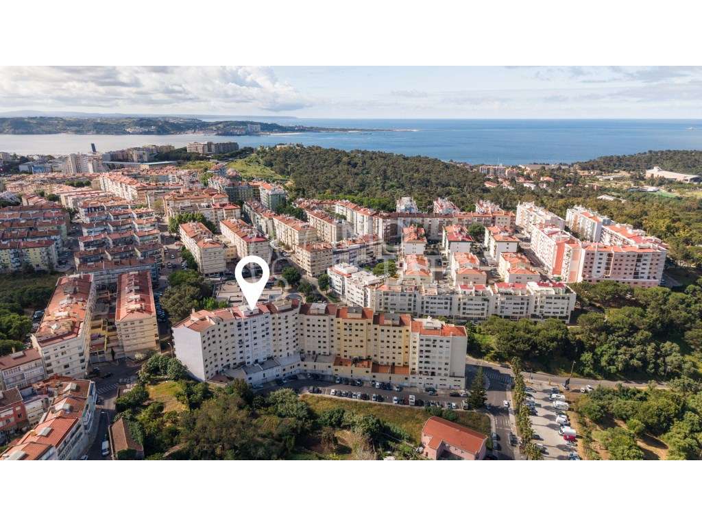 Apartamento T2 Linda-a-Velha-17