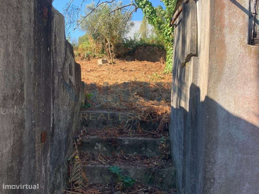 Moradia para restauro em Santo Tirso - Grande imagem: 5/6