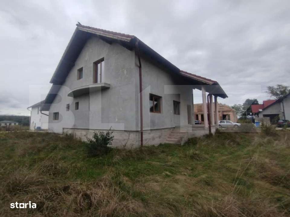 Casa de 140 mp, pe 2 nivele, 4 camere, oras Beclean - Imagine principală: 2/12
