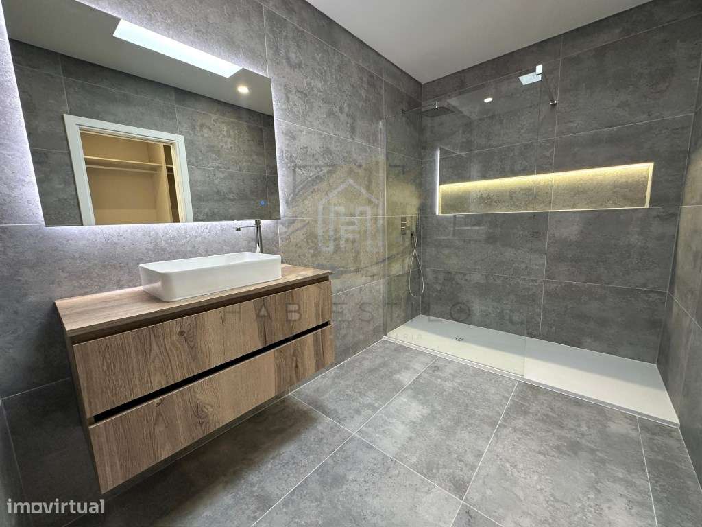 Luxuosa Moradia em Azeitão- Conforto e Elegância-23