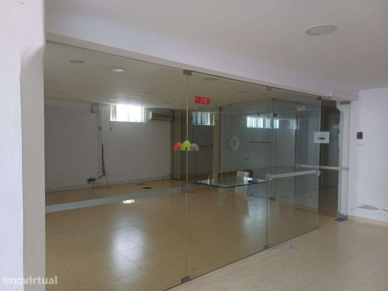 Garagem com 263 m2 no Bairro Afonso Costa - Setúbal-9