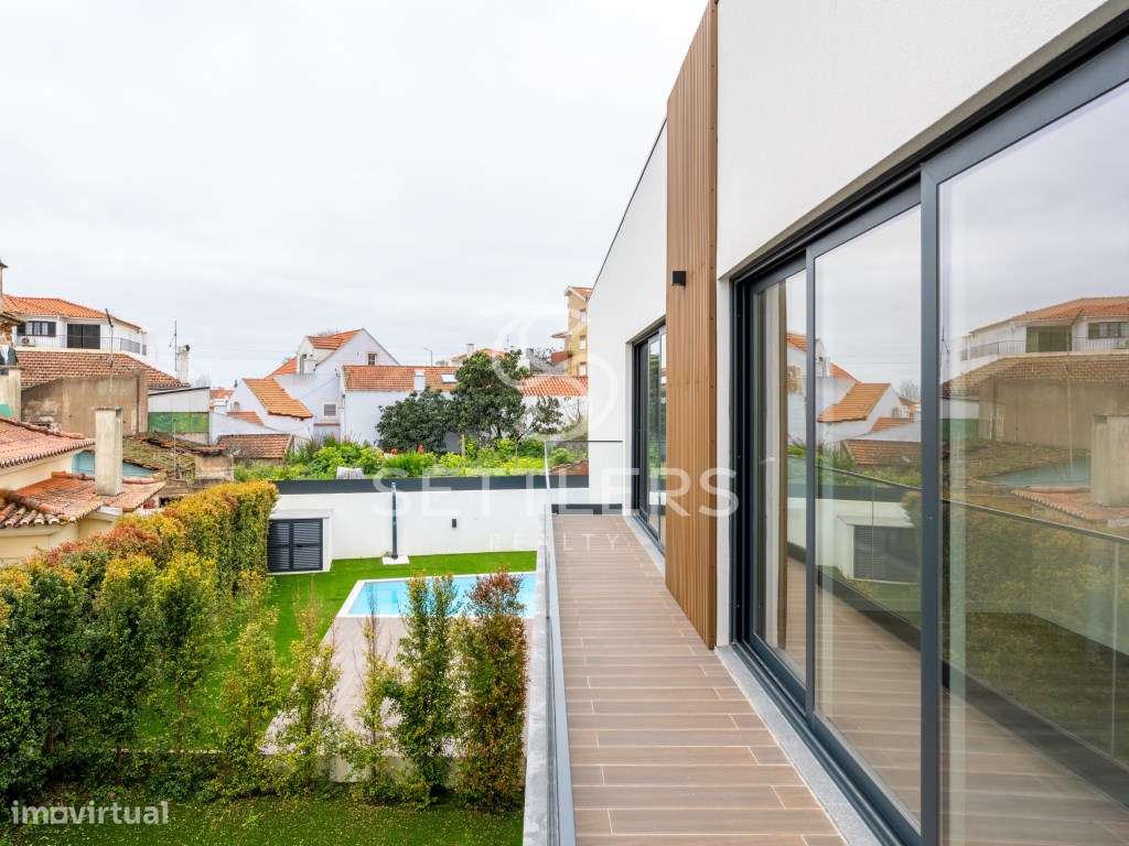 Moradia T4 isolada - Parede-24