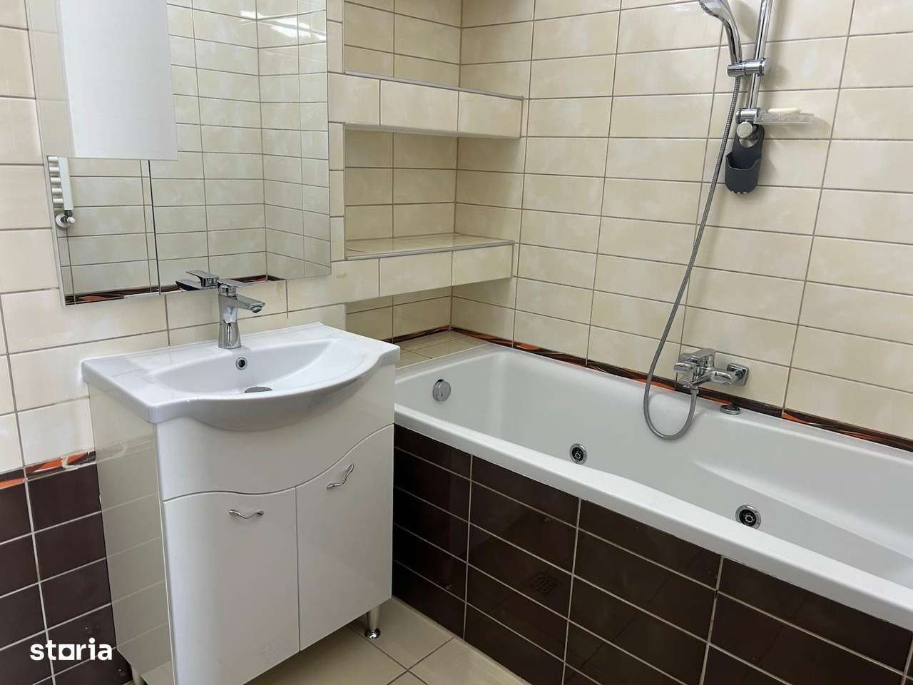 Apartament 3 camere in Asmita Gardens - vedere superba-7