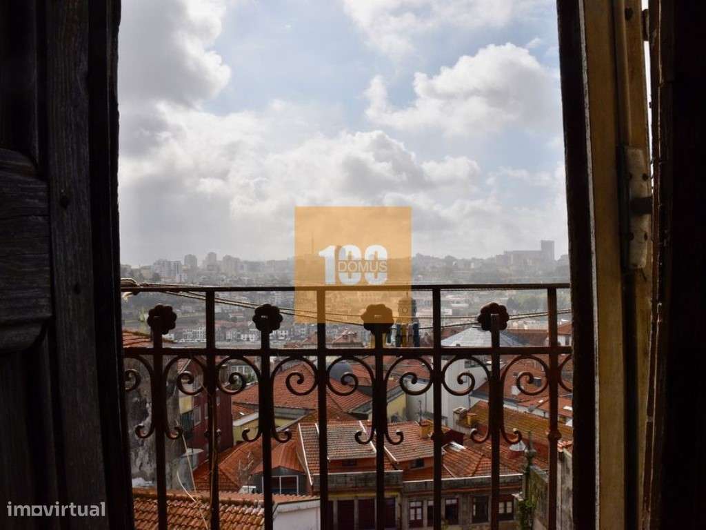 Prédio na Rua de Belmonte - Grande imagem: 3/30