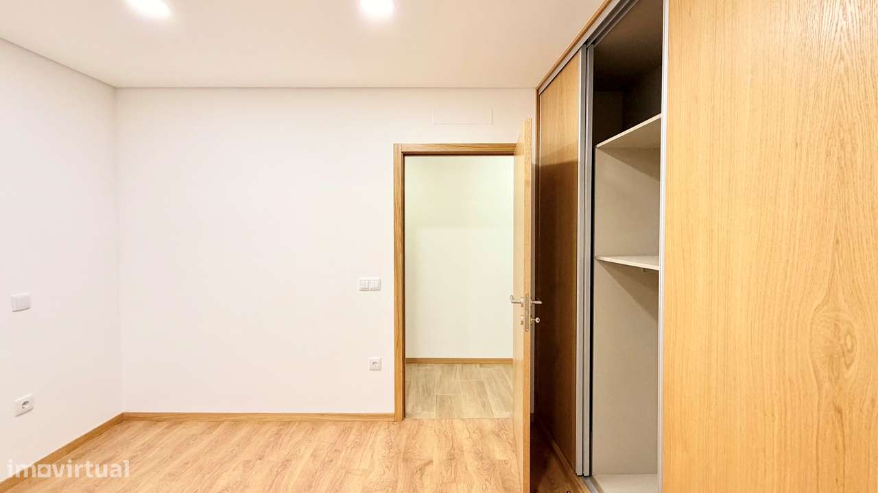 Moradia T3 Venda em Oliveira (Santa Maria),Vila Nova de Famalicão - Grande imagem: 3/33