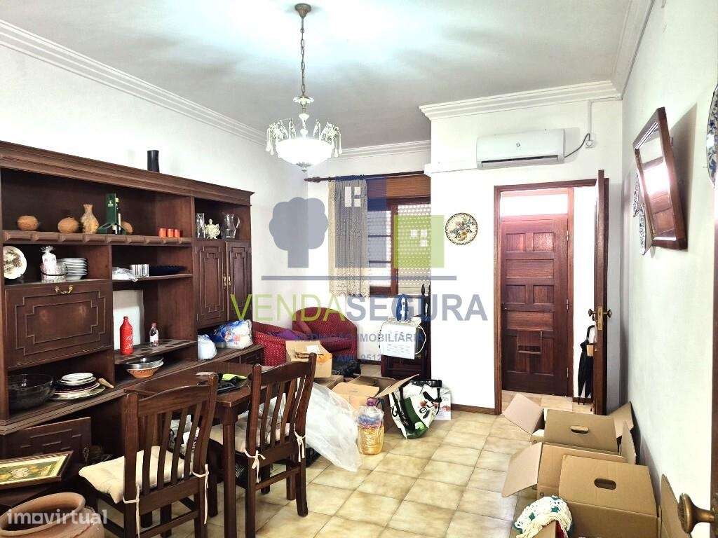 Moradia R/C | T1+1 com logradouro e Garagem | Zona Centro |Moura-6