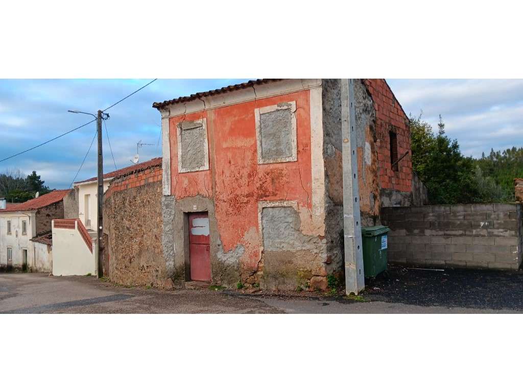 Moradia T2 de Dois Pisos para Recuperação Total - Rosmaninhal, Mação - Grande imagem: 3/8