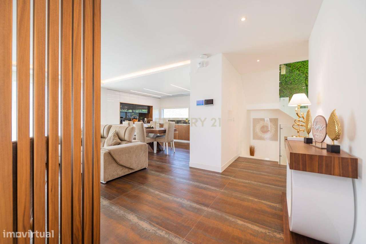 Excelente moradia geminada V4 em Urbanização nova na zona de Albarraqu-9