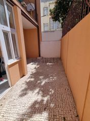 Apartamento T4+1 remodelado, sem mobília, terraços, ás Picoas