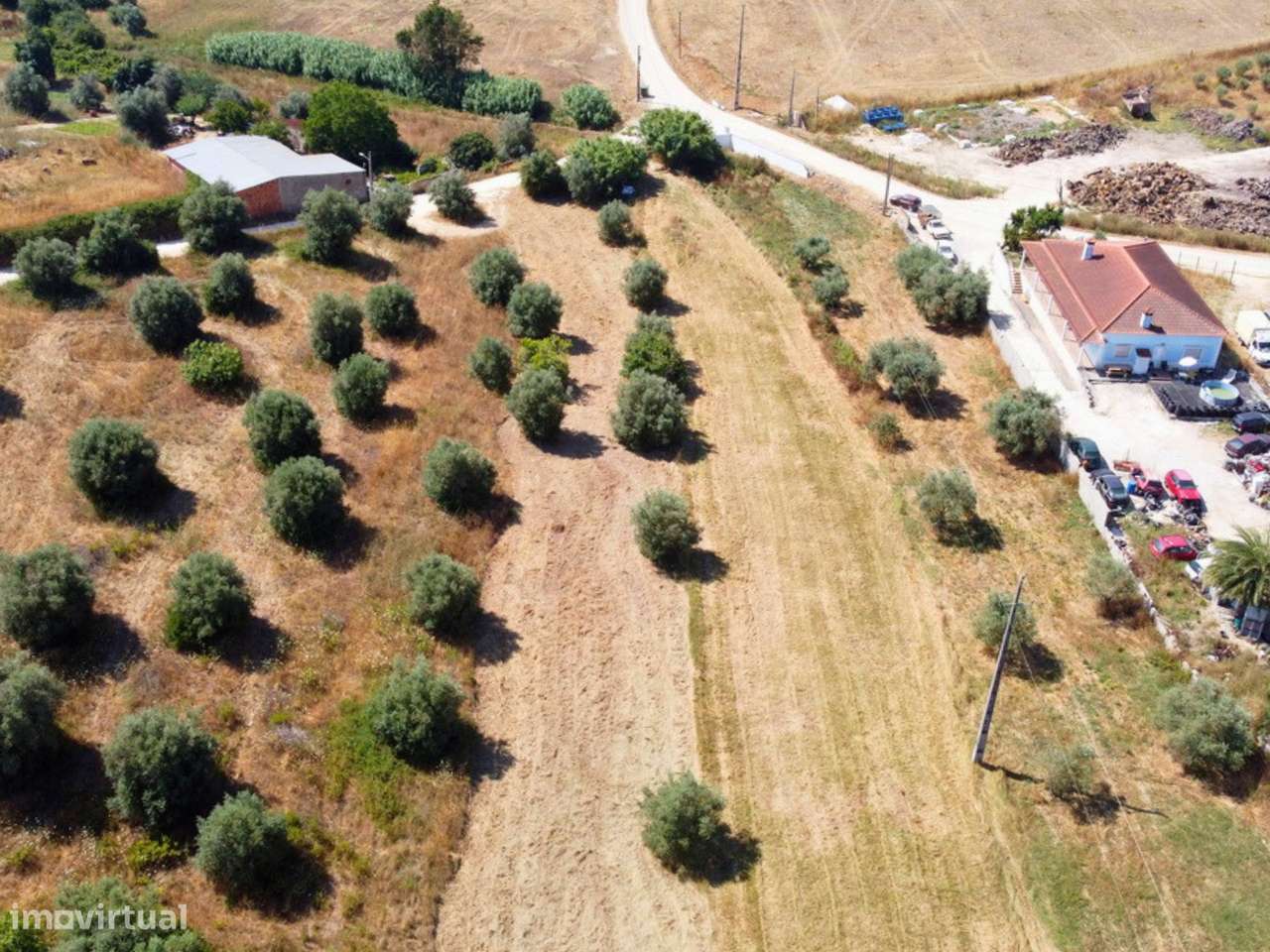 Terreno 4.400m2 e com possibilidade de construção - Grande imagem: 5/7