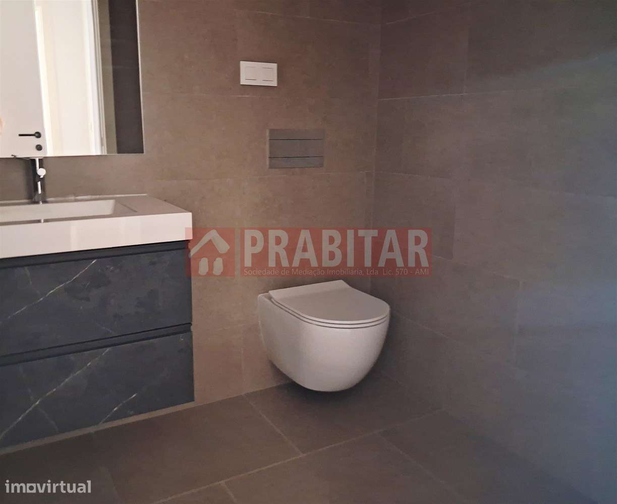 APARTAMENTO T2 . NOVO-25