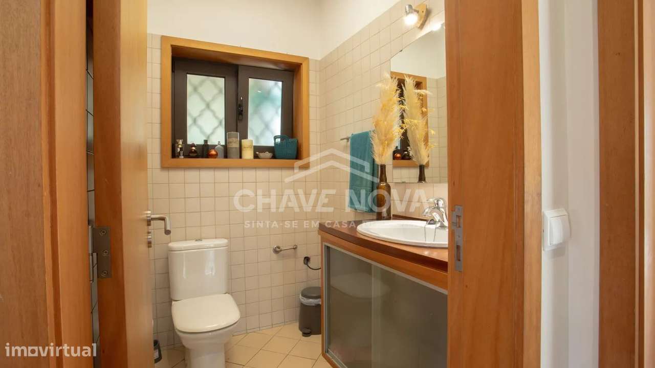 Moradia V3 de quatro frentes - Perosinho-7