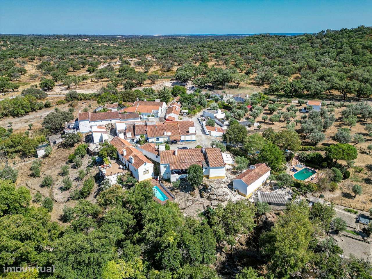Moradia Térrea com Terreno de 950 m² a Apenas 8 km de Évora-35