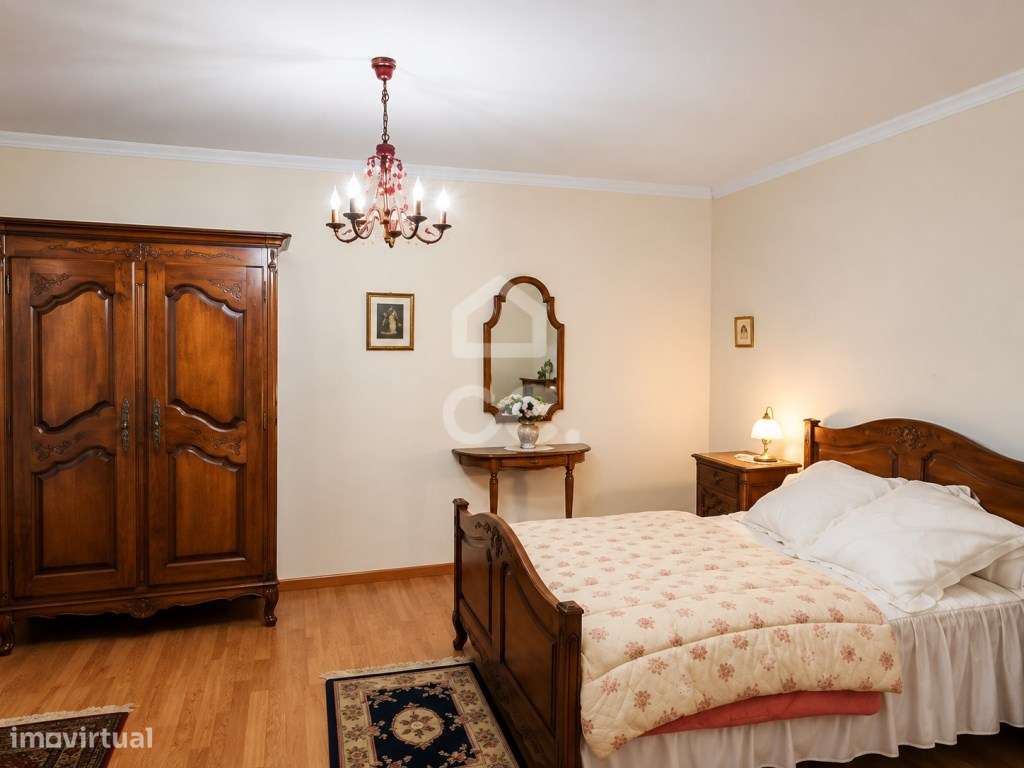 Moradia Bi-familiar T5+T2 em Palmeira, Santo Tirso-5