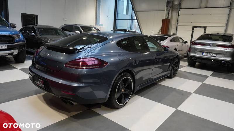 Porsche Panamera 4S - 14