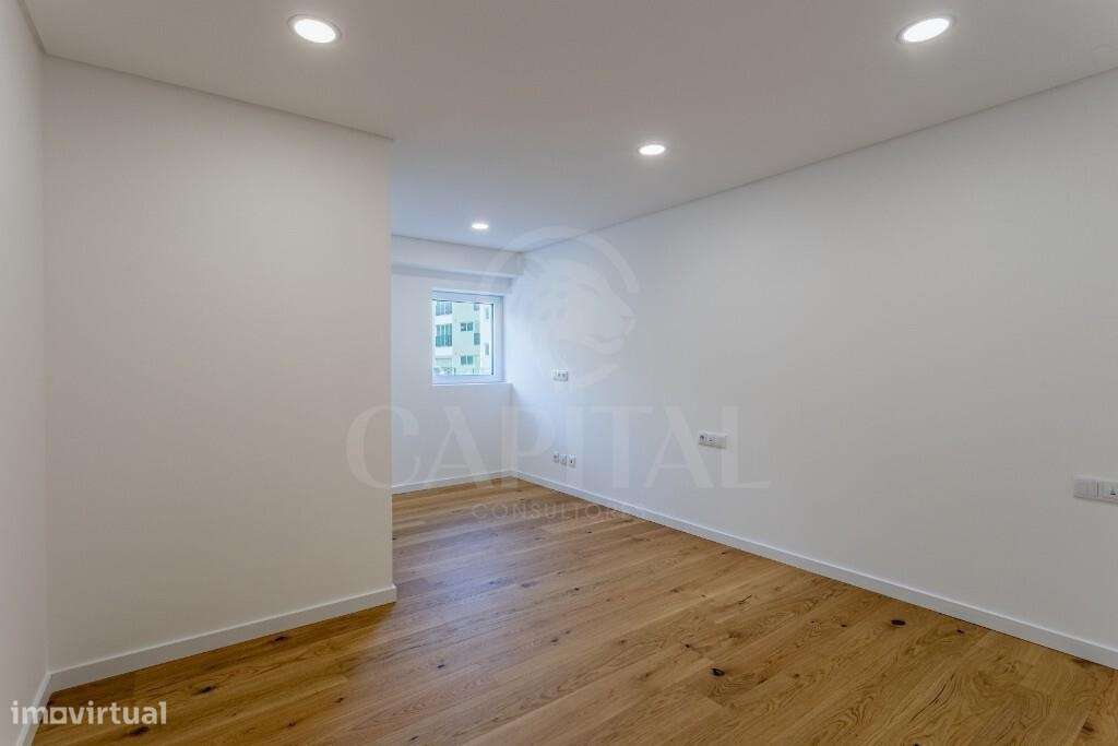 Apartamento T5 Duplex Exclusivo em Primeira Linha de Mar-31