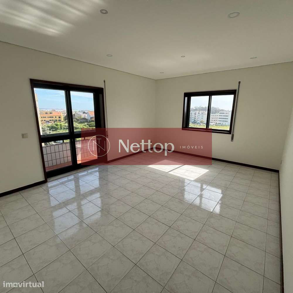 Apartamento T2 Totalmente Renovado no Centro de Vila do Conde-1