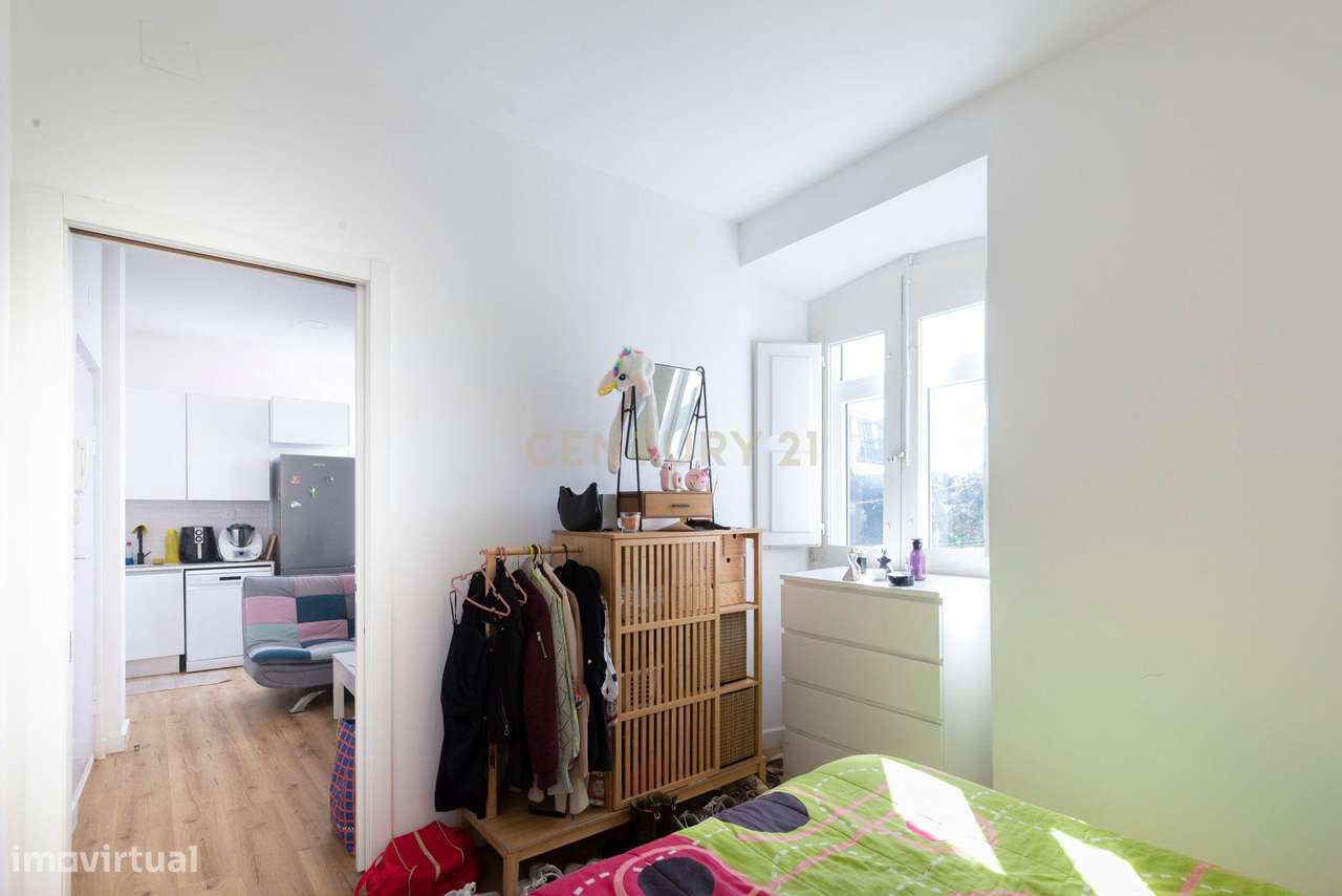 T1 com Vista Cidade em Camarate, arrendado até Maio 2027.-8