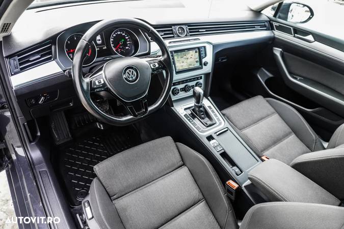 Volkswagen Passat 2.0 TDI DSG Highline - 12