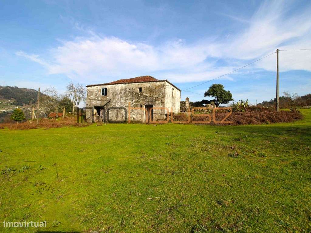 Quinta de 5.6 ha - Varias edificações, ribeiro e vista Douro - Grande imagem: 2/27