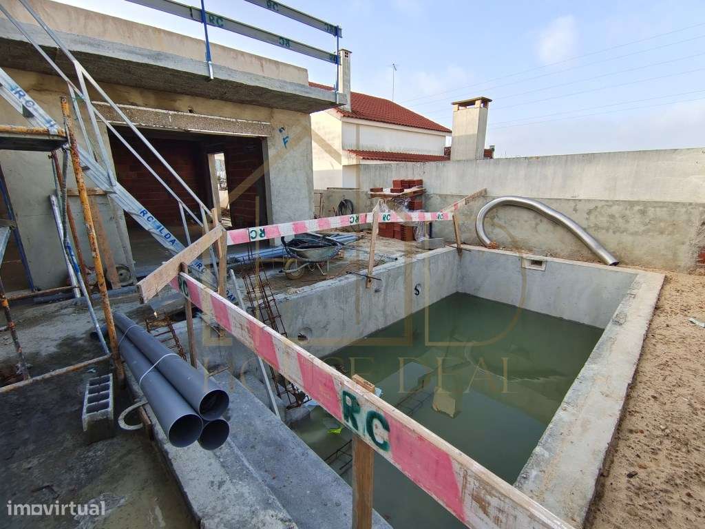 Sofisticada Moradia Térrea T3 +1 com Piscina. Fernão Ferro-6