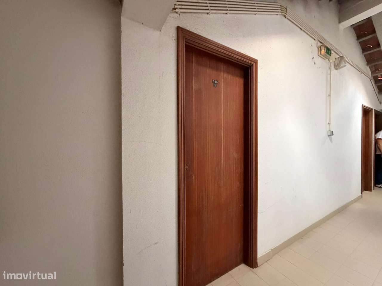 Apartamento T2 com arrecadação - zona Conquinha-26