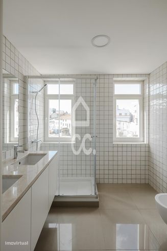 Apartamento T2 Triplex  equipado no centro de Coimbra.-5