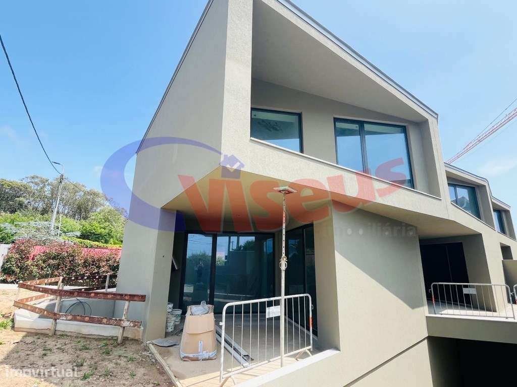 Moradia T3 + Escritório Nova junto à Praia Canidelo-8