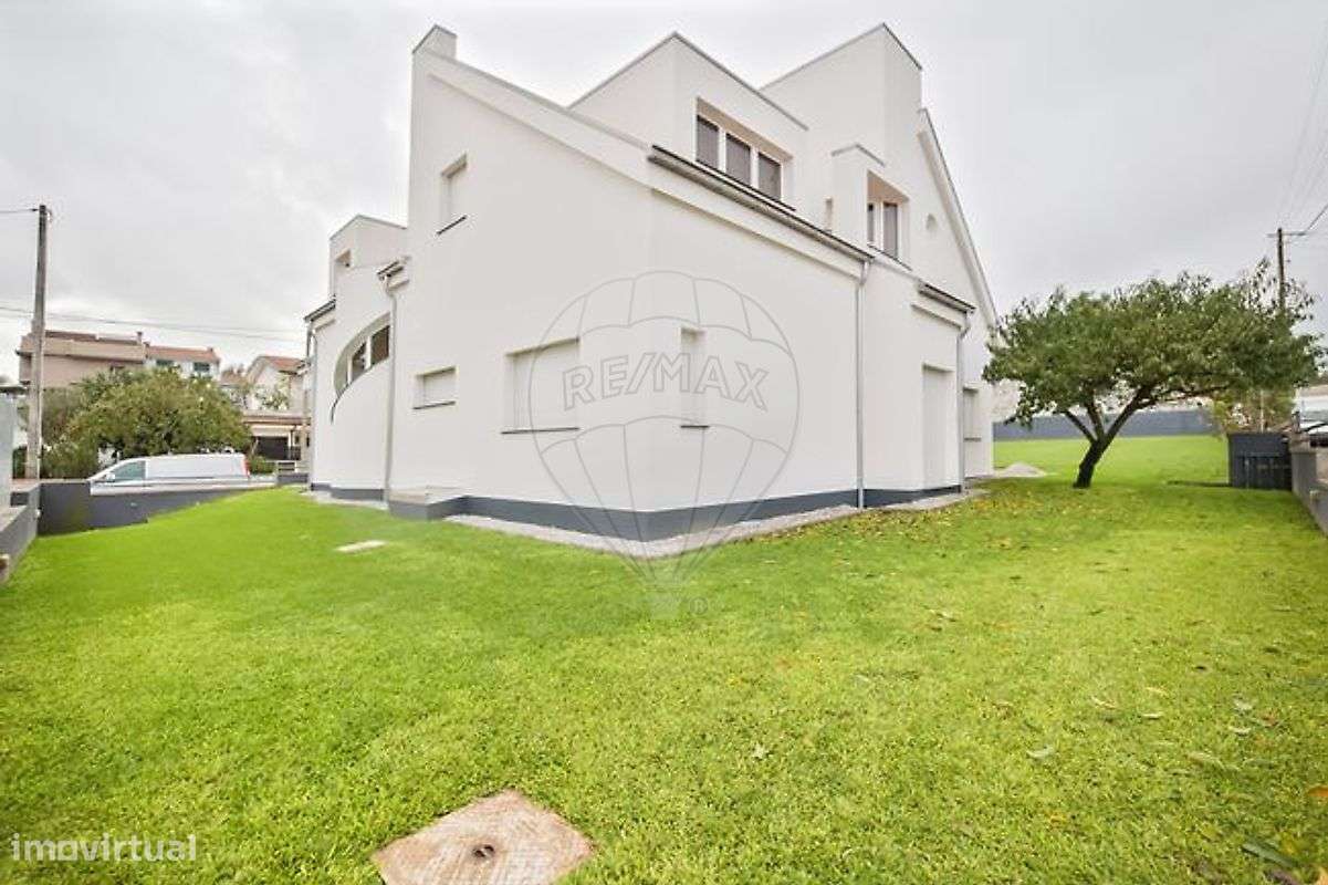 Moradia T5 para venda - Grande imagem: 2/21