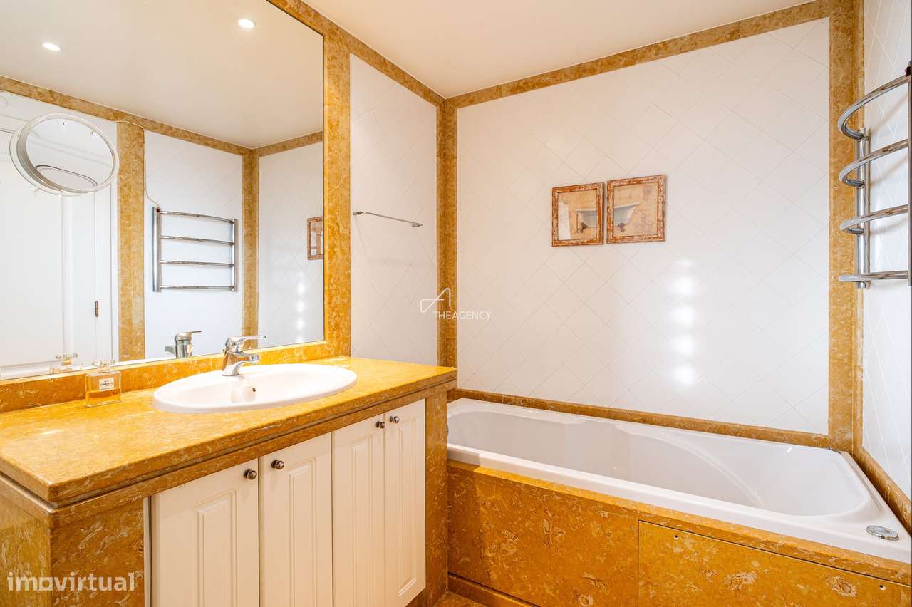 Apartamento de Luxo T3 à Venda no Estoril com Vista Mar-26