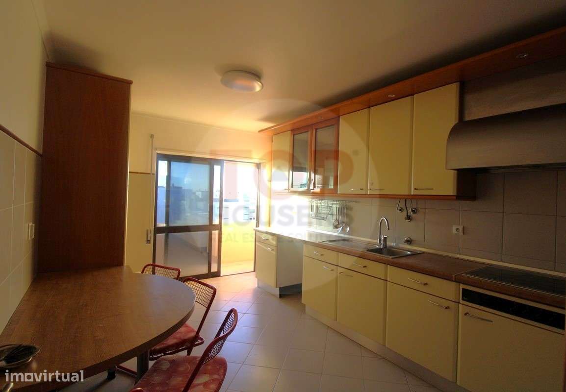 T5 com áreas generosas e localização privilegiada - Grande imagem: 4/36