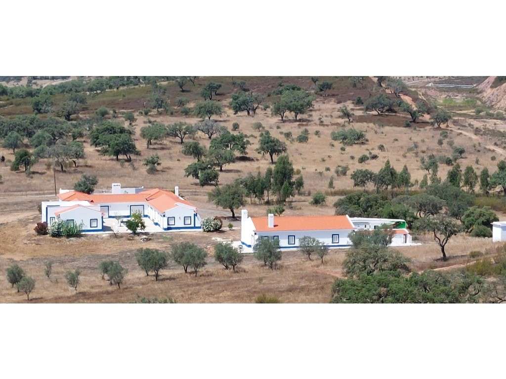 MORADIA (638 m2), Anexo (152 m2) - Grande imagem: 5/60