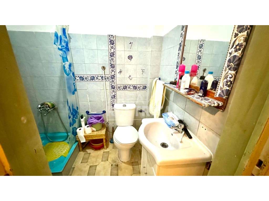 Apartamento T1 com Logradouro e Arrecadação/Garagem no Afonsoeiro -...-8